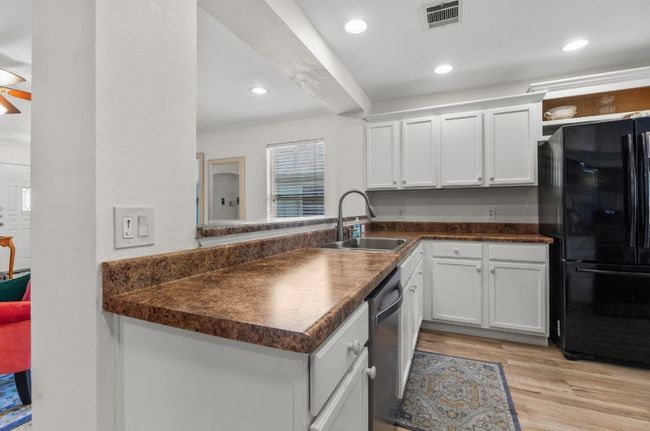 Kitchen Area | Image 7