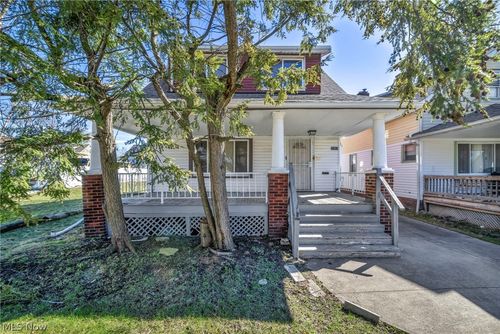 3261 E 119th St, Cleveland, OH, 44120-3824 | Card Image