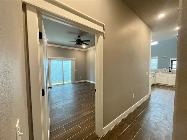 Primary suite entry | Image 22