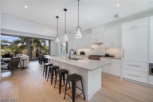 204-850 Central Ave, Naples, FL, 34102-6023 | Card Image