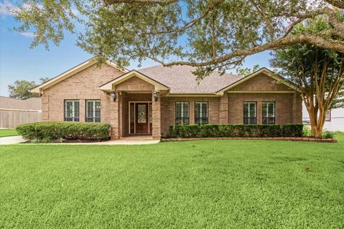 201 W Timberlane Dr, Alvin, TX, 77511-5142 | Card Image