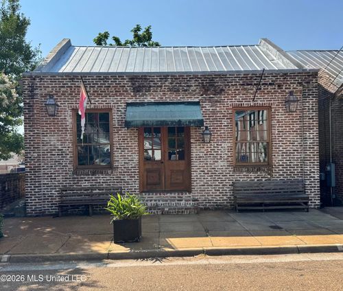 207 S Commerce St, Natchez, MS, 39120-3501 | Card Image