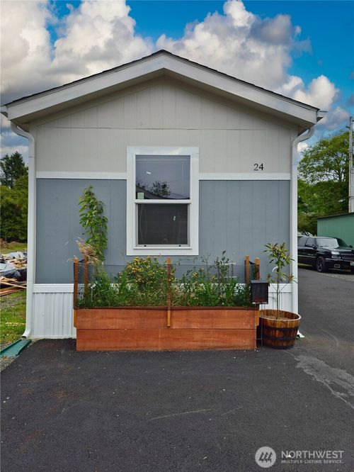 24-1303 30th St, Seaview, WA, 98644-2005 | Card Image