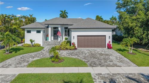 370 Regatta St, MARCO ISLAND, FL, 34145-5237 | Card Image