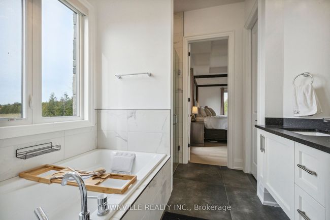 9042 Sideroad 10, House other with 6 bedrooms, 4 bathrooms and 12 parking in Georgetown ON | Image 11