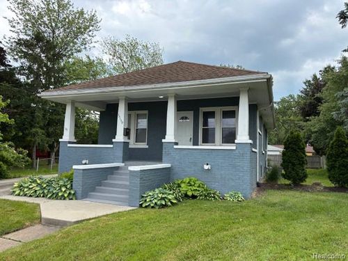 18120 Frazho Rd, Roseville, MI, 48066-3832 | Card Image