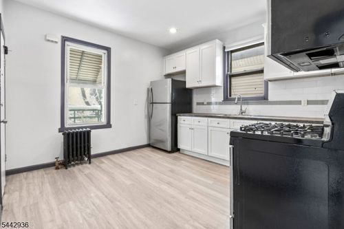 2-211 N 13th St, Newark, NJ, 07107-1226 | Card Image