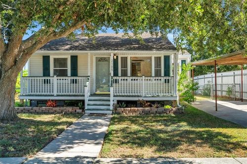 2105 Center St, Arabi, LA, 70032-1716 | Card Image