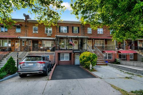 2571 Seymour Ave, Bronx, NY, 10469-5617 | Card Image