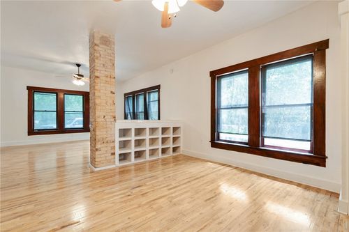 apt-b-106 S Avenue A, Elgin, TX, 78621-2807 | Card Image