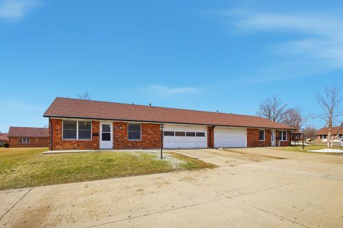 3247 Argonne Ln N, Springfield, OH, 45503-1257 | Card Image