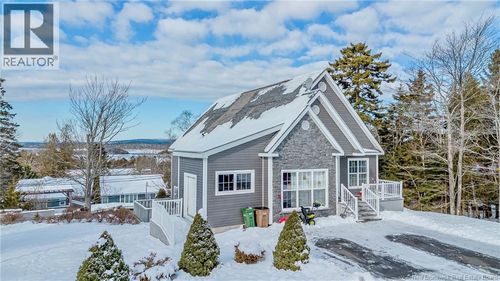 23 Maple Grove Terr, Saint John, NB, E2K2H9 | Card Image