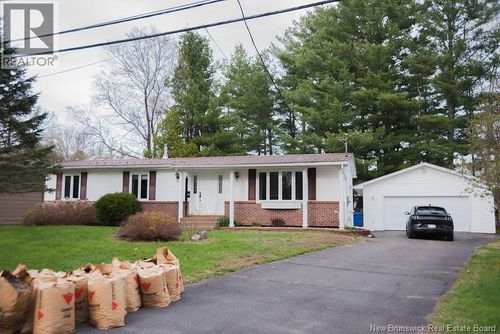 72 Hartt St, Fredericton, NB, E3A4X8 | Card Image