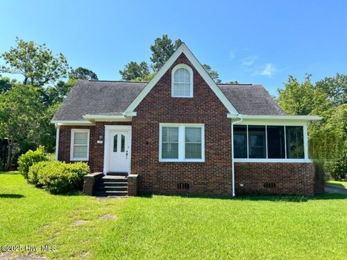 109 W Wyche St, Whiteville, NC, 28472-3223 | Card Image