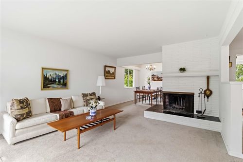 70 Kingham Pl, View Royal, BC, V9B1L8 | Card Image