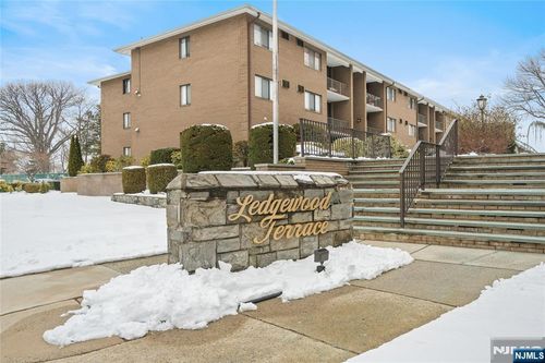 468A Liberty, Little Ferry, NJ, 07643 | Card Image