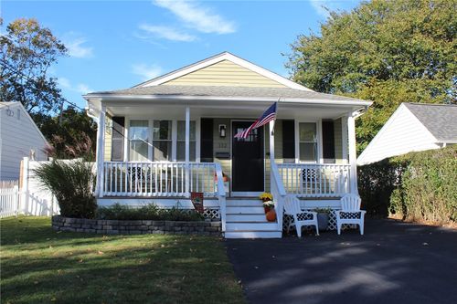 152 Foote St, Barrington, RI, 02806-2944 | Card Image