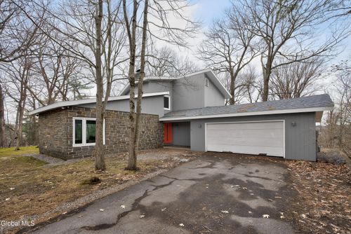 31 Riding Club Rd, Troy, NY, 12180-7058 | Card Image