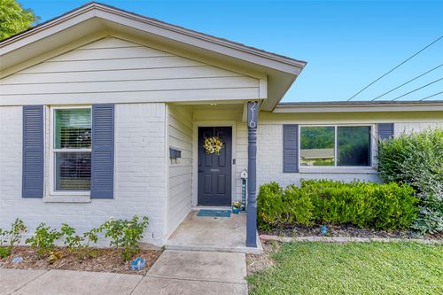 216 N Prairie View Rd, Crowley, TX, 76036-2838 | Card Image