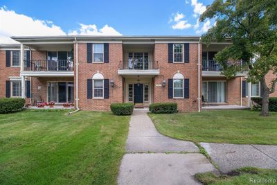 36 - 29652 Middlebelt Road, Condo with 2 bedrooms, 2 bathrooms and null parking in Farmington Hills MI | Image 1