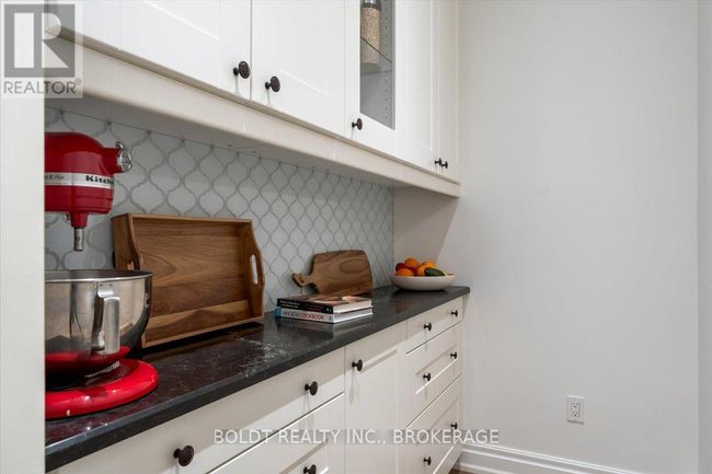 1107 Balfour St, House other with 6 bedrooms, 4 bathrooms and 6 parking in Fenwick ON | Image 16