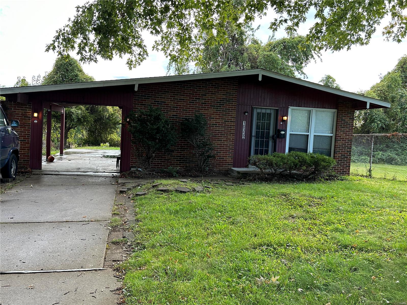 Castle Dr, Saint Louis, MO 63136