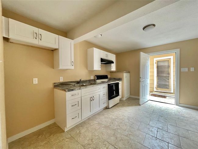 301 1/2 N Ave A- Downstairs Unit | Image 40