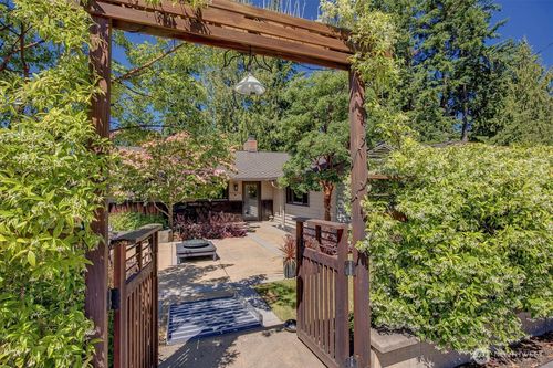 13209 7th Ave Nw, Seattle, WA, 98177-4026 | Card Image