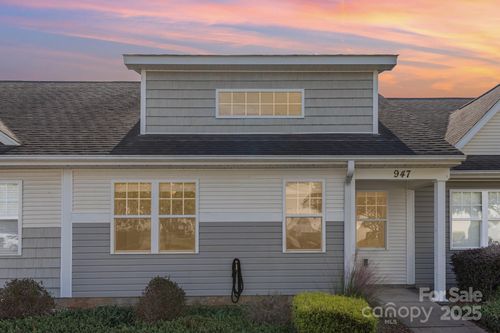 947 Barracuda Ave, Statesville, NC, 28677-4267 | Card Image