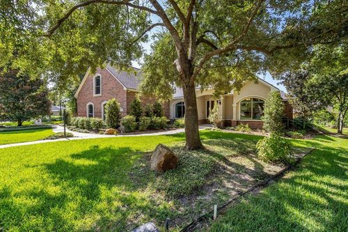 110 April Waters Dr W, Montgomery, TX, 77356-5883 | Card Image