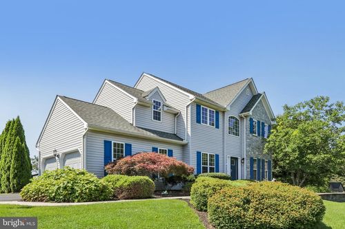 45 Flintlock Cir, West Grove, PA, 19390-8700 | Card Image