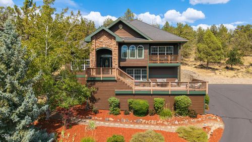9629 Kestrel Rd, Klamath Falls, OR, 97601-8670 | Card Image