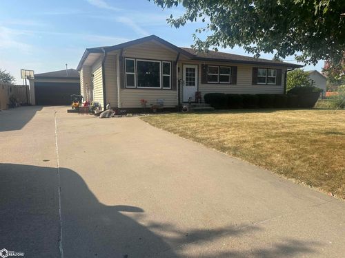 1018 W Mary St, Ottumwa, IA, 52501-4905 | Card Image