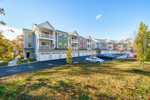 unit-201-401 Albany Tpke, Canton, CT, 06019-2574 | Card Image