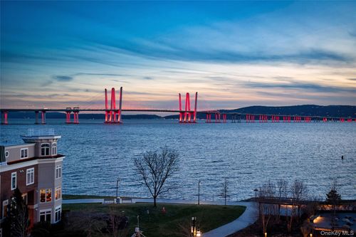 424-4 Lighthouse Lndg, Tarrytown, NY, 10591 | Card Image
