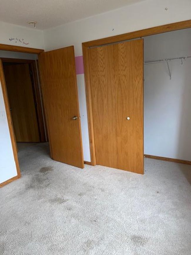 Main floor 2nd bedroom! | Image 9