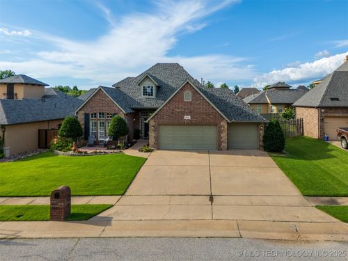 4210 Twin Oaks Pl, Broken Arrow, OK, 74011-1392 | Card Image