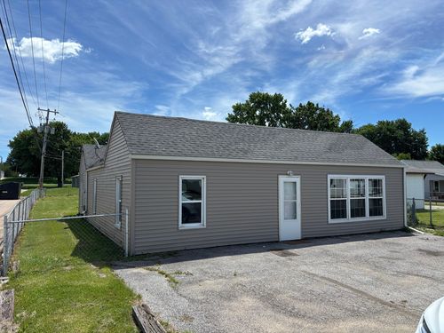 104 5th St, Colona, IL, 61241-9721 | Card Image