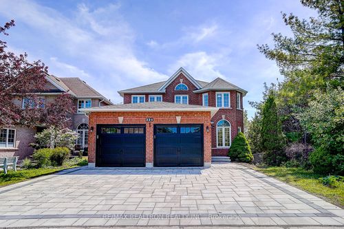 221 Humberland Drive, Richmond Hill, ON, L4E3T3 | Card Image