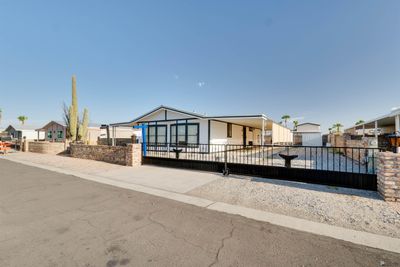 11403 E 39 St, House other with 2 bedrooms, 2 bathrooms and null parking in Yuma AZ | Image 3