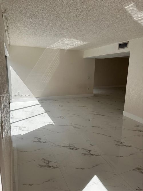 302-8440 Sw 154th Circle Ct, Miami, FL, 33193-1261 | Card Image