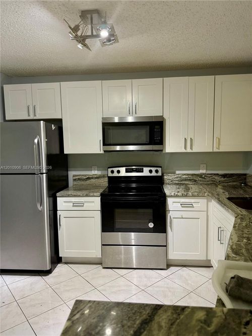 505-1-1770 Ne 191st St, Miami, FL, 33179-4221 | Card Image