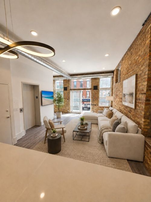 2n-1547 N Milwaukee Avenue N, Chicago, IL, 60622 | Card Image