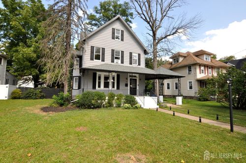 81 Church St, BEVERLY, NJ, 08010-3526 | Card Image