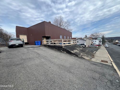 71 Columbia St, Cohoes, NY, 12047-2939 | Card Image