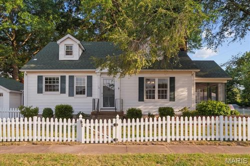 16 S 30th St, Belleville, IL, 62226-6743 | Card Image