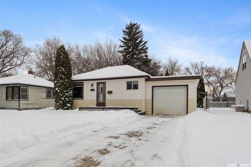 1535 2nd Ave N, Saskatoon, SK, S7K2E9 | Card Image