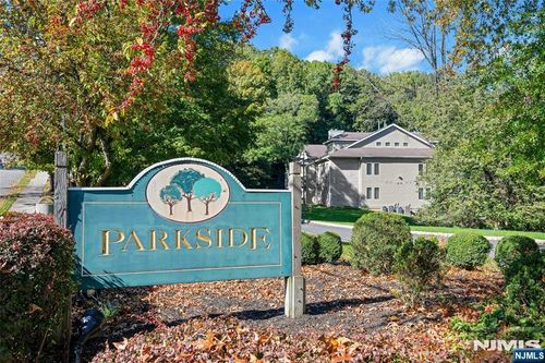 1 Parkside Ter, Woodland Park, NJ, 07424-2750 | Card Image