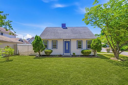 4 Newhall Ave, Saugus, MA, 01906-3324 | Card Image