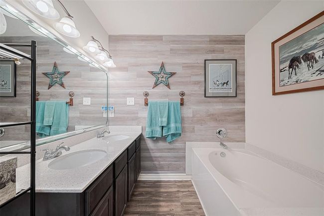 914 Baker Rd, Home with 3 bedrooms, 2 bathrooms and null parking in Rosenberg TX | Image 20